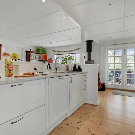 Vakantiehuis In With Kitchen